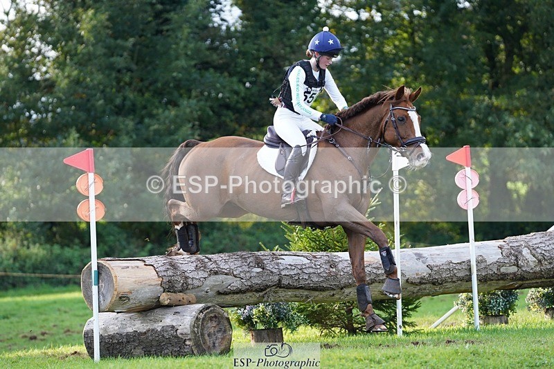 231021-160544-20645 - 556-SHANNONDALE.MOCHA-Lucy.Davies-SC+XC