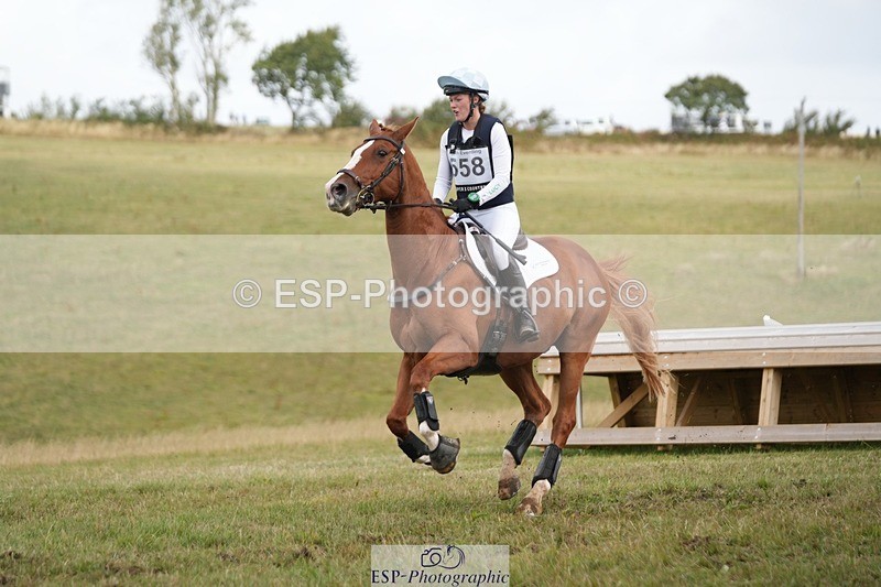 250831-104552-05693 - L-558-Lucy.Davies