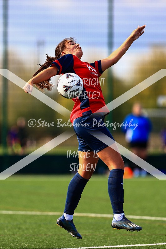 1DX30661 - 2025-10-05 FC Abbey Meads Ladies V Purton  Kingsdown FC Ladies