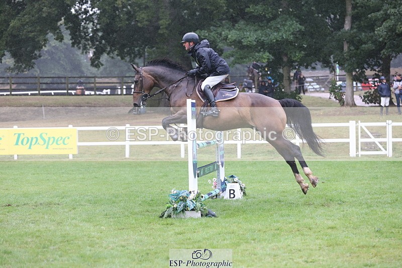 250830A-141017-06904 - Cls 16 Snr Newcomers and 1.10m Open