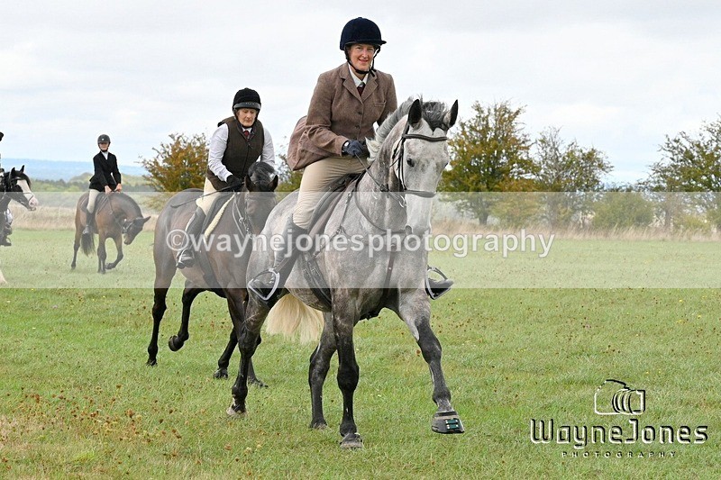 WJ7_0955 - Berks & Bucks Hound Exercise Blewbury 13-09-26