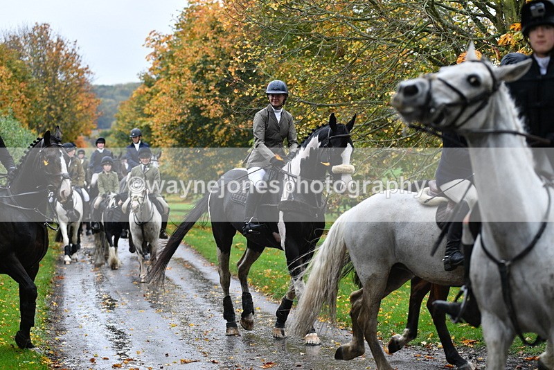WJ5_6272 - B&B walk back for Hunt Tea !