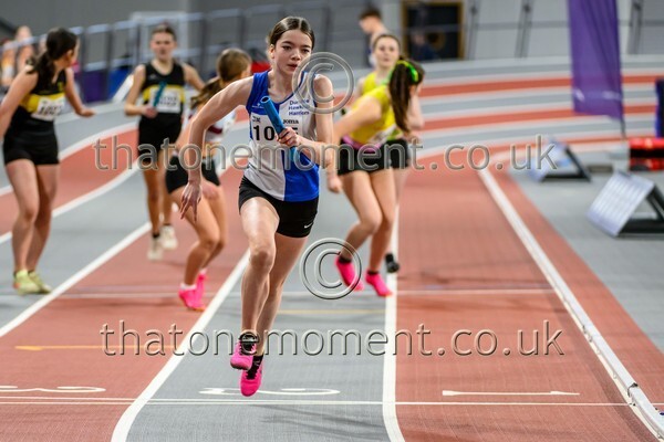 CombiMast25-925081 - Track Female Set One