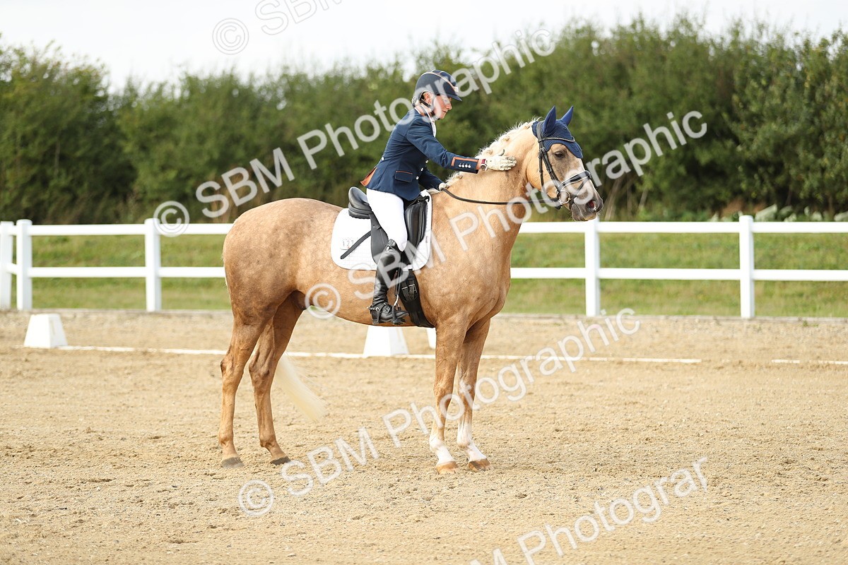 SBM_018513 - Class 14 - Novice 23 - 15.16-16.19