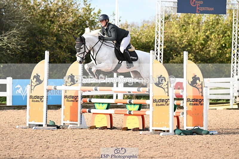 241023A-141106-00979 - Cls 4 Newcomers and 1.10m Open