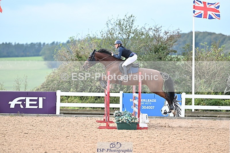 241004A-140226-02406 - Fri 11 1.10m amateur Quals