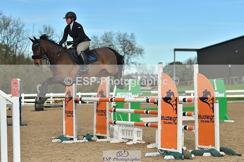 231111A-122046-01811 - Cls 12 Newcomers & 1.10m Open