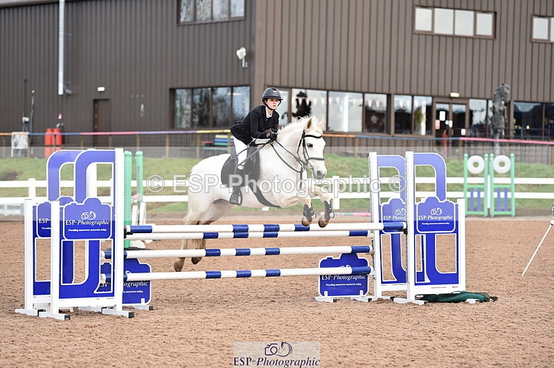 231203A-113026-00886 - Cls 4 Newcomers & 1m Open