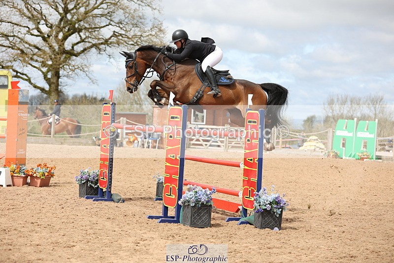 240419A-124416-07404 - Cls 6, 2 Star Medium Tour 1.35m