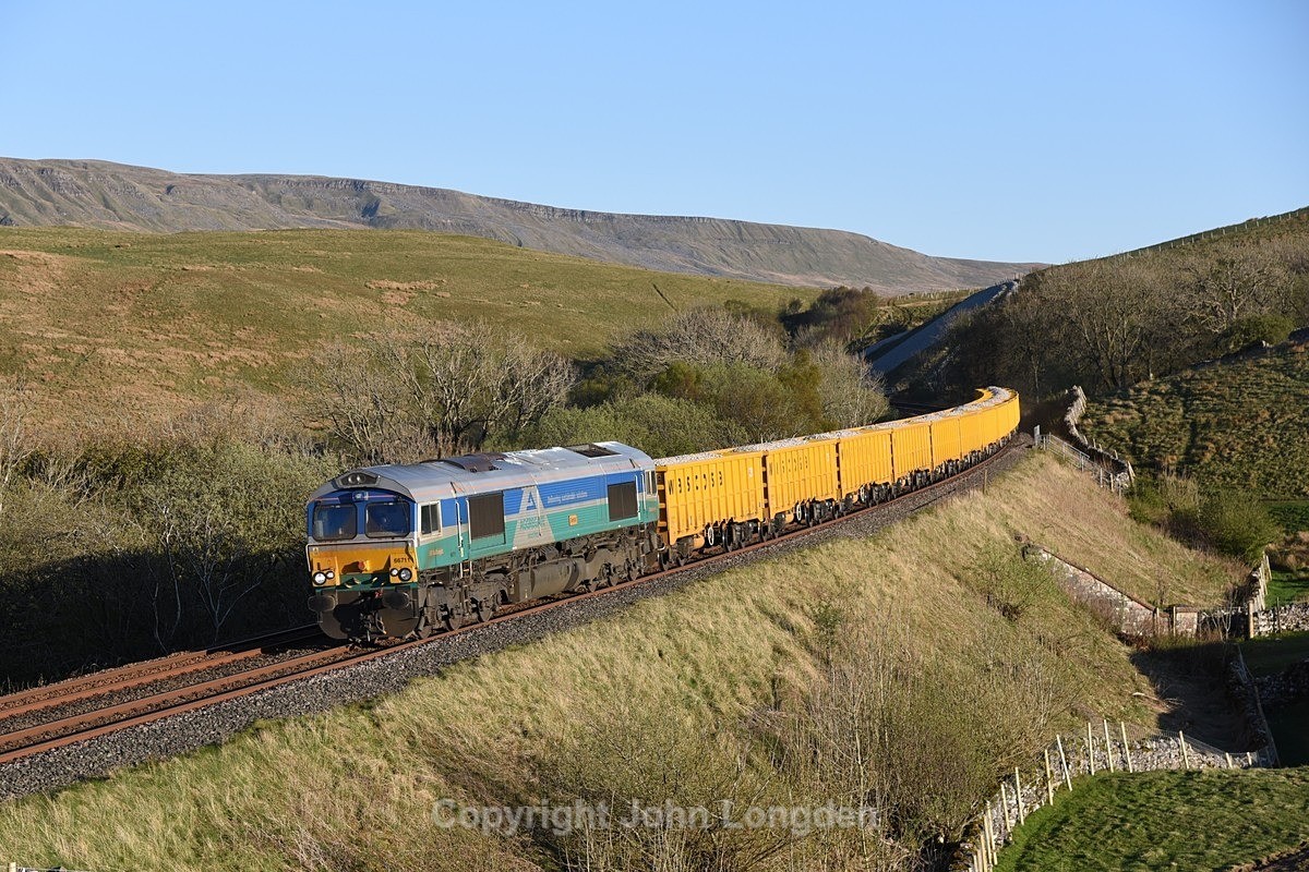 JL - 22.4.22 66711 6C89 Mountsorrel - Carlisle Yard, Birkett Common - Birkett Common (northbound)