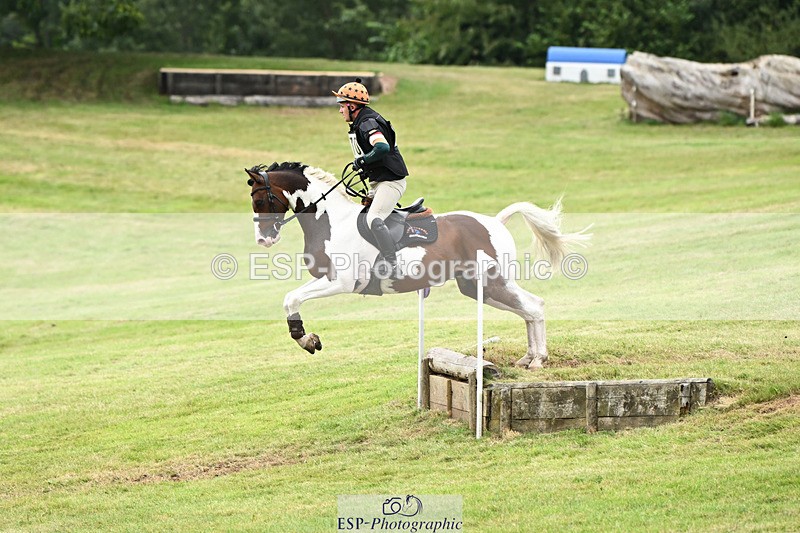 240825X-172722-37525 - 80cm XC 16.30 to 17.30