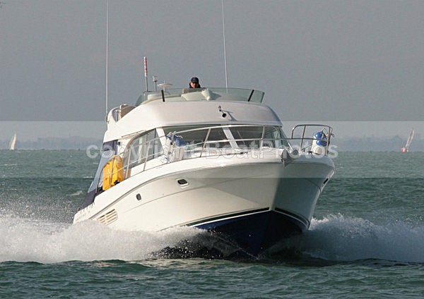 111022 MORE MOONLIGHT JEANNEAU PRESTIGE IMG_8964 - Flybridge Cruisers