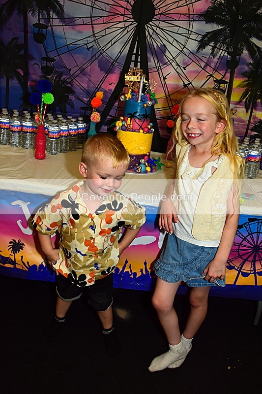 CON-729 - Joey and Ella