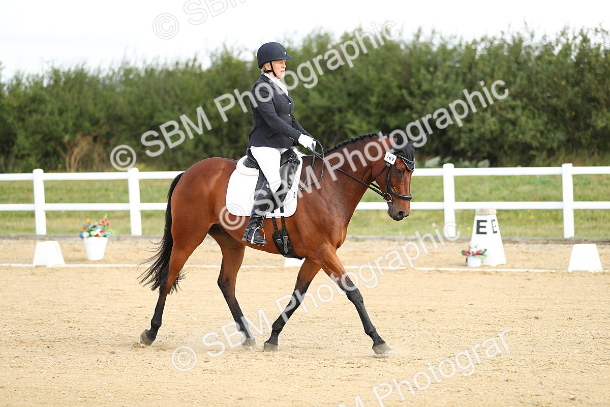 SBM_015464 - Class 14 - Novice 23 - 10.29-11.32