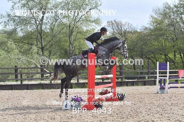 BPP_4043 - CLASS 9 - FRI - Senior Newcomers/ 1.10m Open