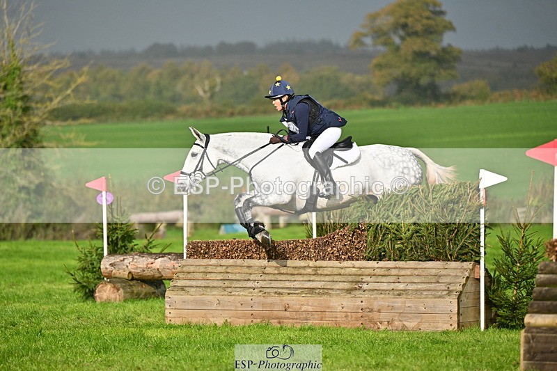 251025A-114757-18905 - F-401-Helen.Hickson