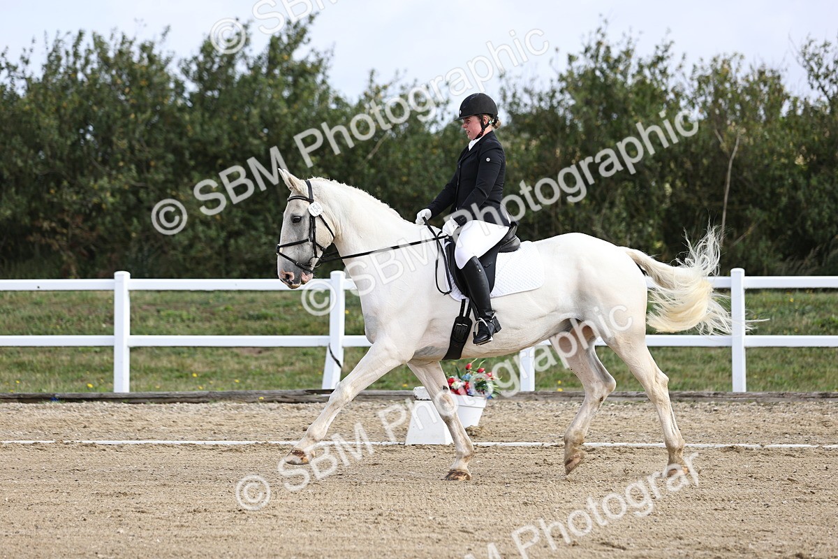 SBM_015362 - Class 14 - Novice 23 - 9.05-10.08