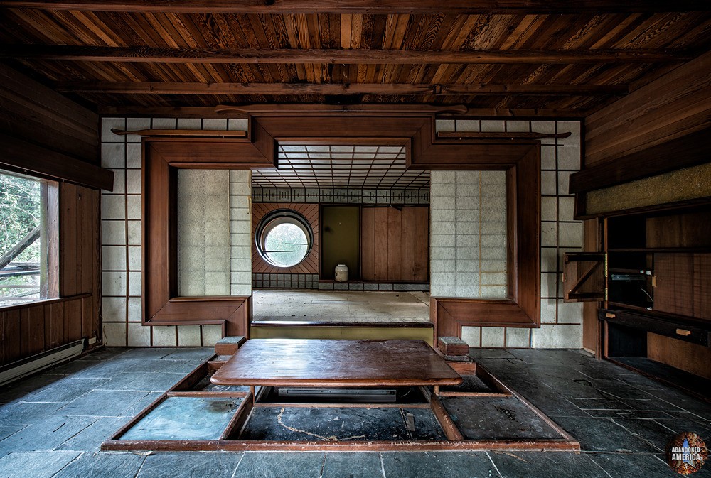 Abandoned Woodworker's Estate | Japanese Sitting Room - ABANDONED PLACES