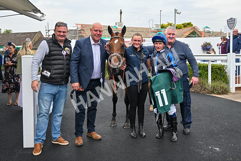 280824-Race 3-Too Much Too Young-4748 - Race 3