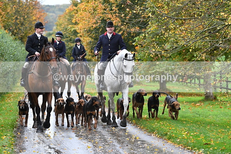 WJ5_6094 - B&B walk back for Hunt Tea !