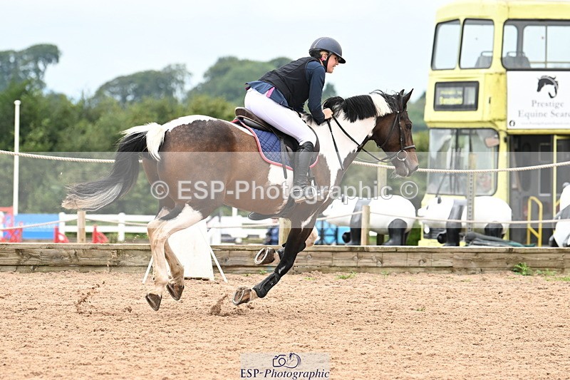 240908A-125935-03852 - Cls 15 U21 Intro 90cm-1.00m  Team Comp