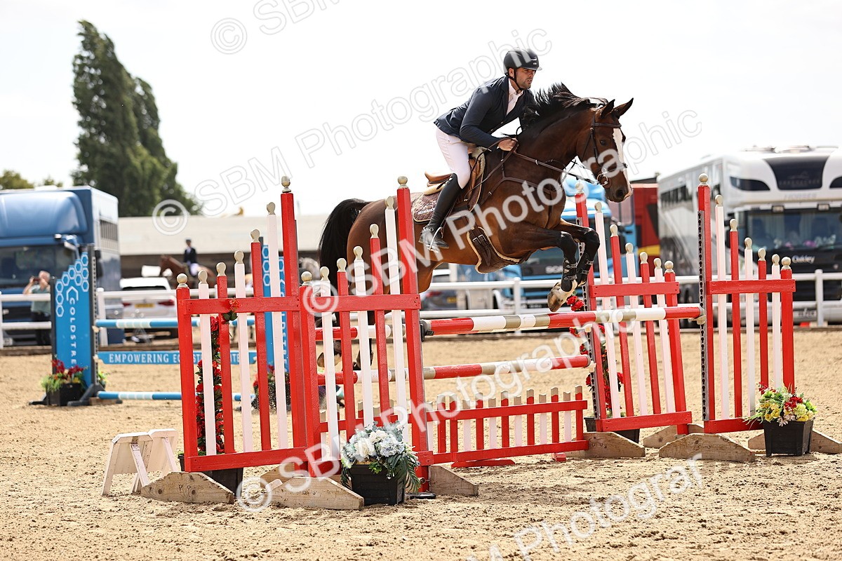 SBM_009690 - Class 8 - Senior Newcomers - 1.10  Open