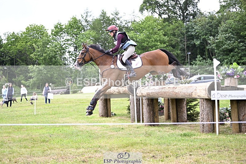 250524A-154353-14068 - C-233-Abbie.Burbidge-FEELING.FANTASTIC