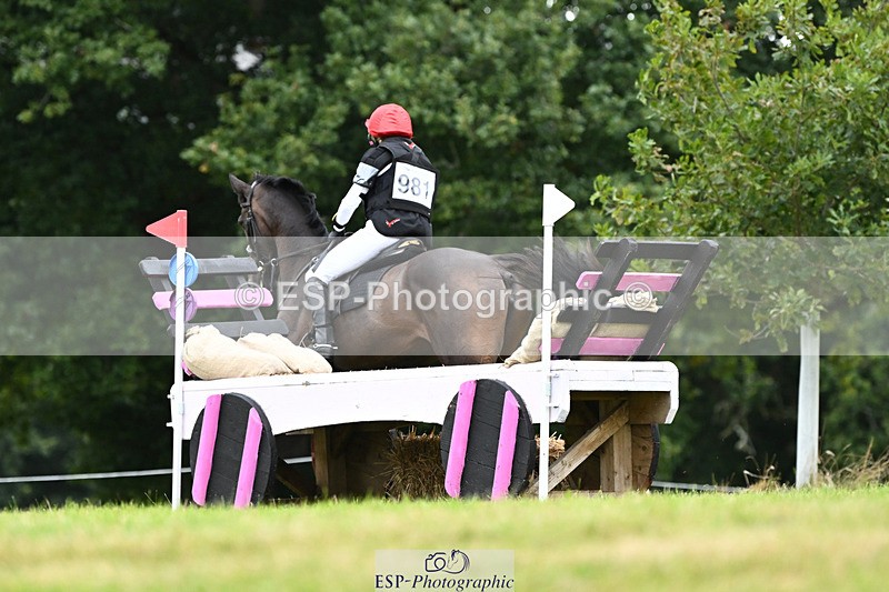 240825X-180455-38117 - 80cm XC 17.30 to End