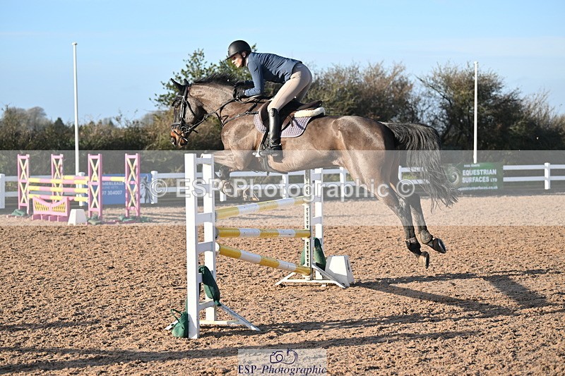 231210A-133618-02626 - Cls 20 Newcomers & 1.10m Open