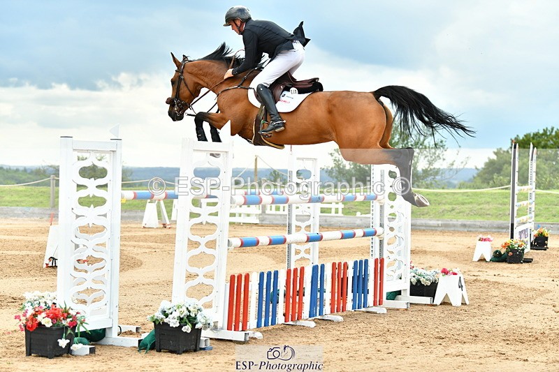 230720A-150756-03718 - Cls 9, 2 Star Big 1.40m Start to break