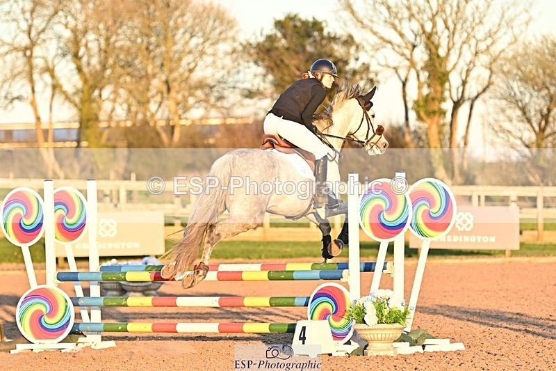 250401-191617-00950 - 90cm Classes