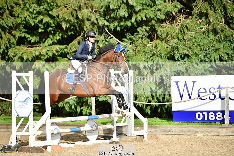 251004A-155730-02029 - Classes 8 & 9 70cm