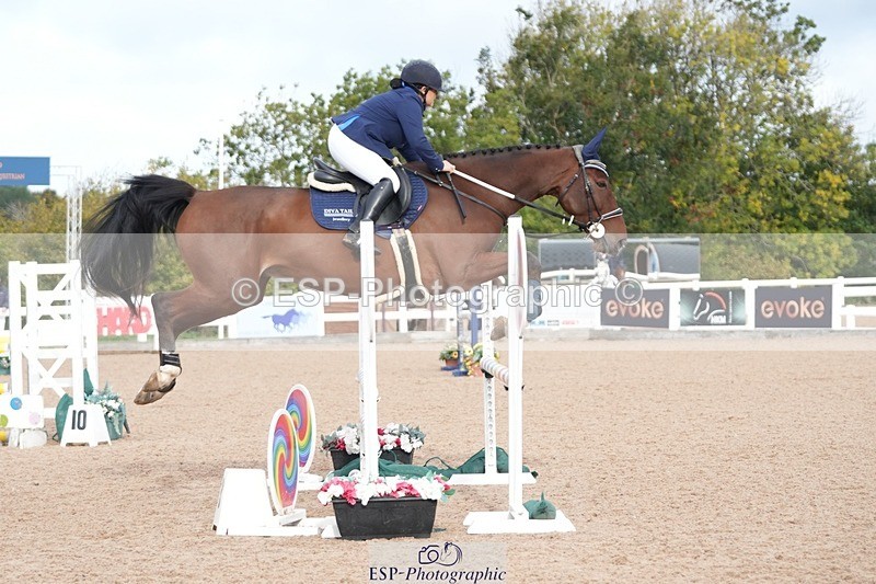 251005-100457-02455 - Cls 22 British Novice and 90cm