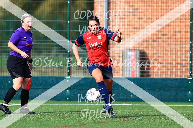 1DX30615 - 2025-10-05 FC Abbey Meads Ladies V Purton  Kingsdown FC Ladies
