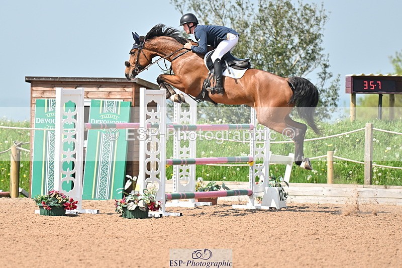 240512A-110006-17451 - Cls 48 National 1.30m Open