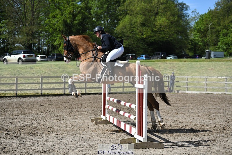 230512-103748-00562 - Cls 10 Snr 85cm Schooling