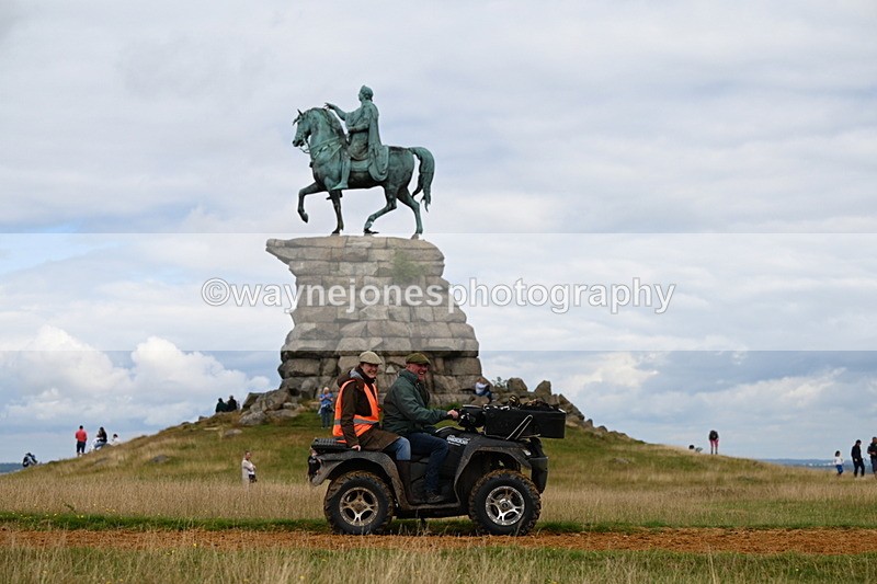 DSC_6695 - Time at Statue 12:45 to 13:15