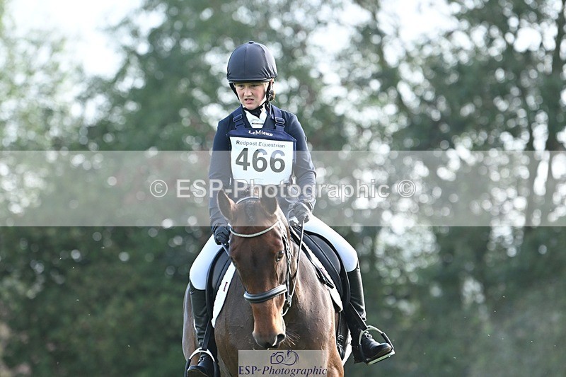 231020-095720-05812 - 466-SPARHANGER.VELVET-Tichy.Sanders-DR