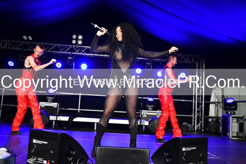 SH4_6567 - The Cher Experience