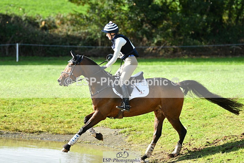 251025A-125520-19821 - F-453-Lucy.Lloyd