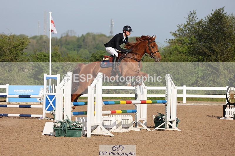 240510A-083459-04303 - Cls 13 British Novice and 90cm Open