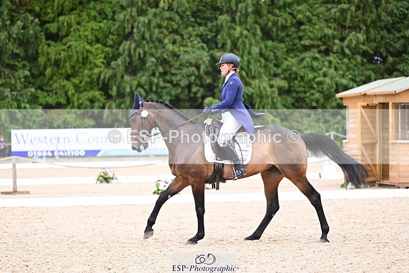 240524-114742-09027 - 521-DIVALI-Elaine_Pen