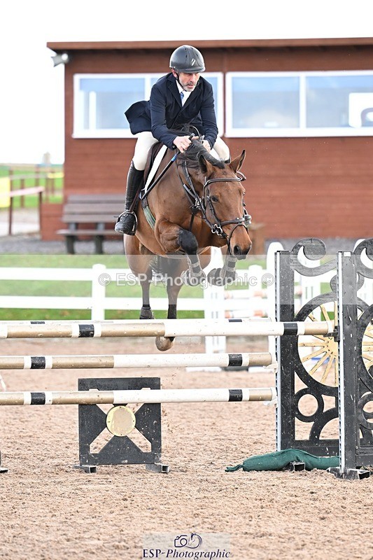 251022-125412-00449 - Cls 4 Snr Newcomers 1.10m