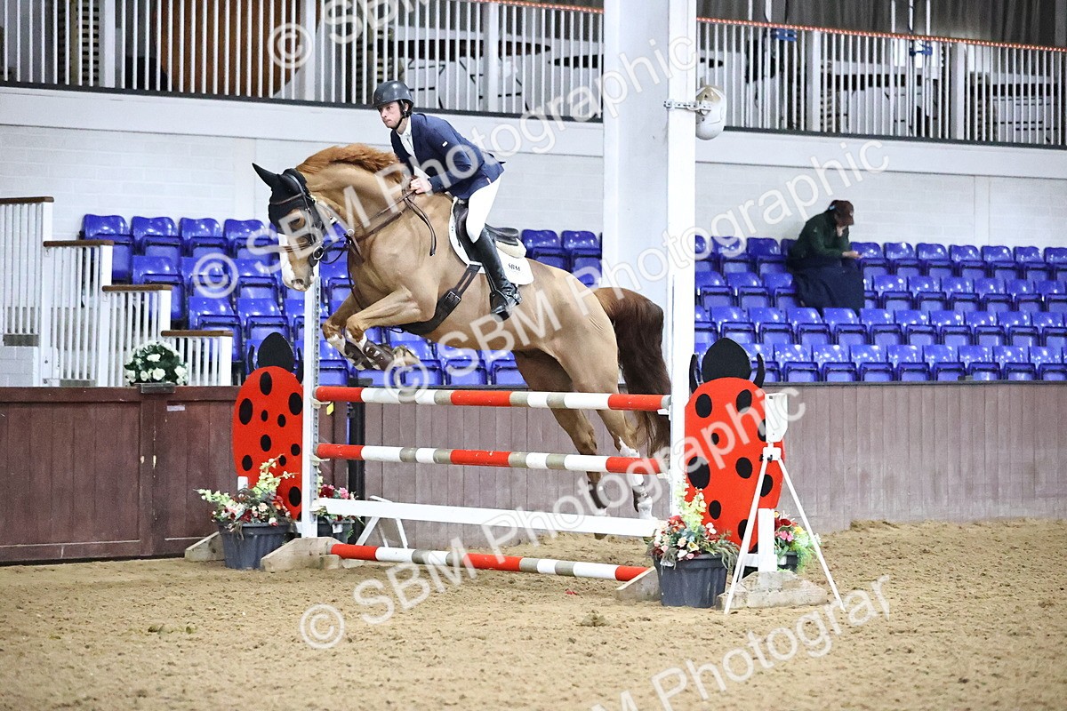 SBM_010106 - Class 25 - Equestrian Senior Foxhunter 1.20m