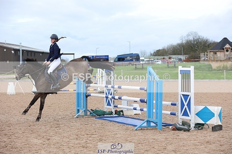 241117X-143314-04982 - Cls 37s 138cm