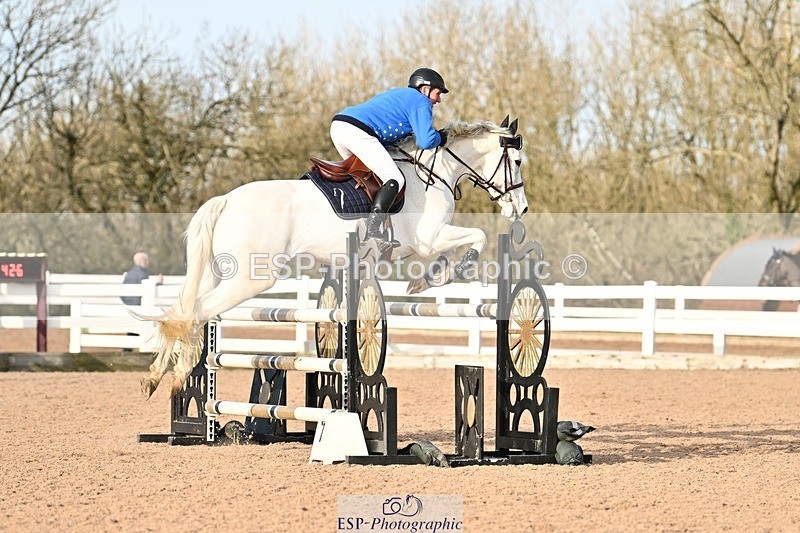 241208-133820-01822 - Cls 21 Newcomers and 1.10m Open