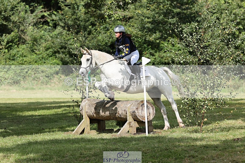 240825X-113022-32283 - 70cm XC 11.00 to 12.00