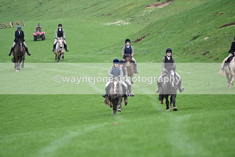 WJ6_9302 - Line Three