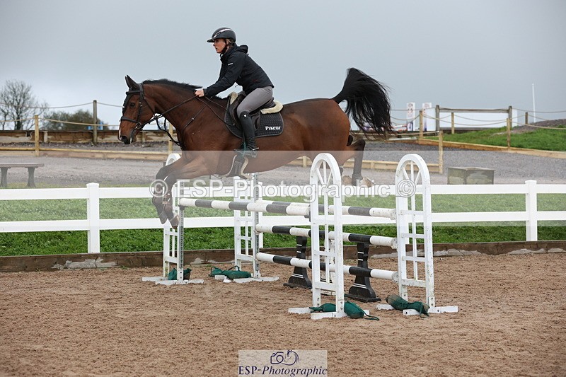 231112A-140750-04808 - Cls 20 Newcomers & 1.10m Open