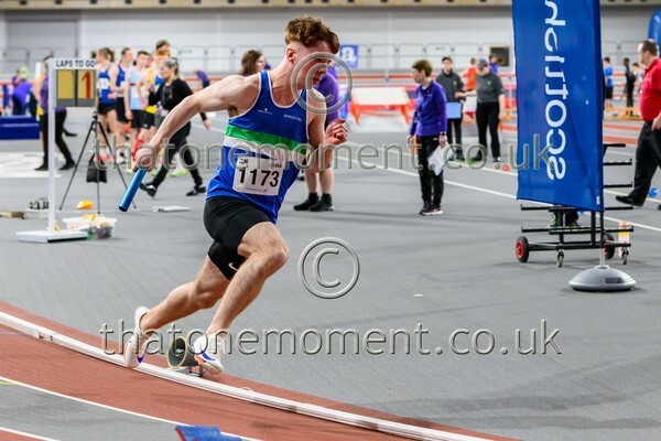 CombiMast25-914368 - Track Male Set One